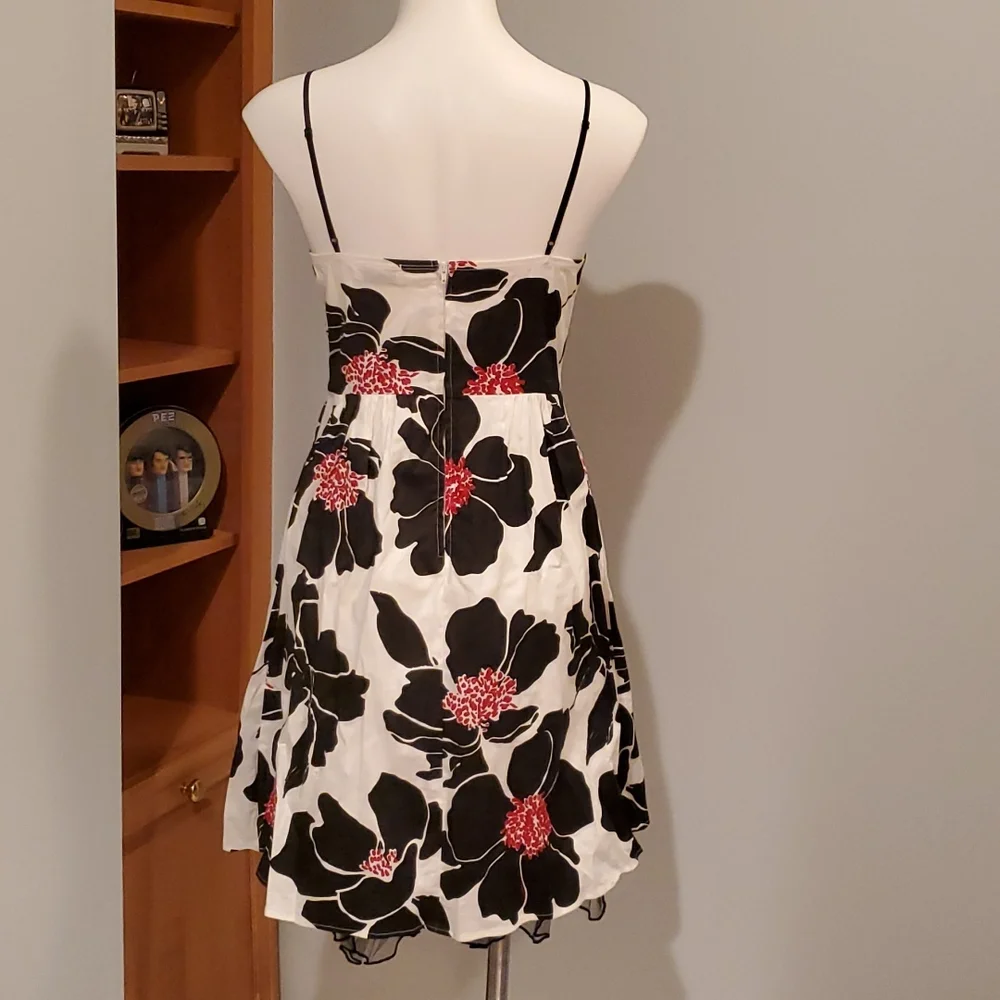 Trixxi Clothing Company White, Brown, and Red Floral Dress Size 7 Juniors - Picture 7 of 10